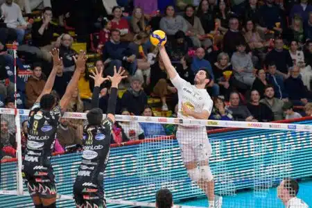 Superlega volley, l’Emma Villas Aubay Siena sconfitta nettamente a Perugia