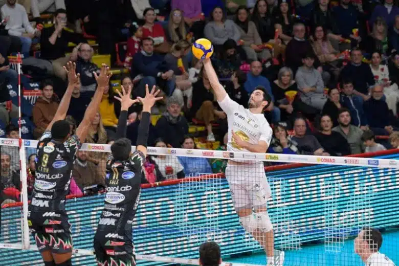 Superlega volley, l’Emma Villas Aubay Siena sconfitta nettamente a Perugia
