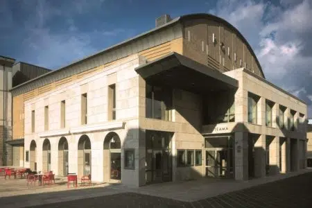 Al Politeama il convegno “La periferia si fa centro” Teatro Politeama Poggibonsi