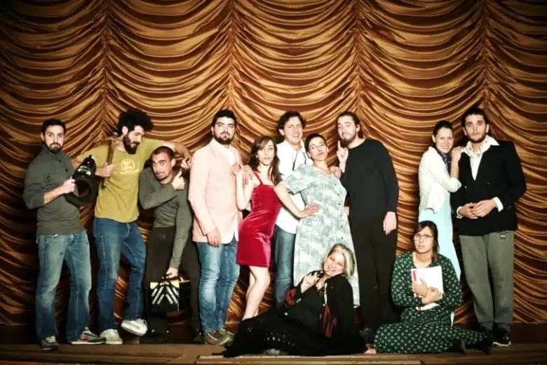 Sarteano, torna in scena con gli stessi attori a dieci anni dal debutto la commedia “Rumori fuori scena”