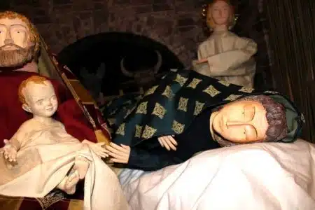 A Sarteano ritorna la quarantennale tradizione dei presepi delle cinque Contrade della Giostra del Saracino