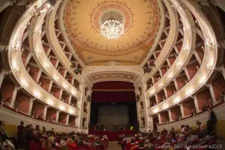 “Montepulciano, Rinascimento senza fine”: proiezioni video, esecuzioni musicali e ospiti con immagini inedite del Bravìo delle Botti