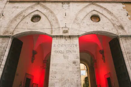 Festività natalizie: gli orari delle sedi dell’Università di Siena Università di Siena, Rettorato a Natale