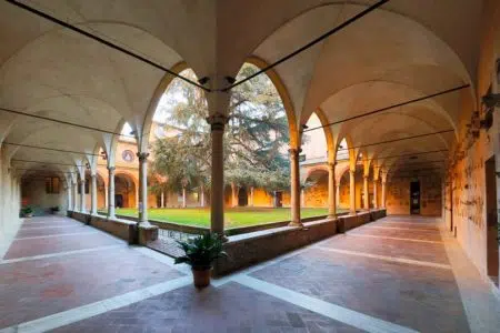 Università di Siena, corso di laurea in Economia per l’Ambiente e la Sostenibilità Università di Siena, chiostro sede San Francesco