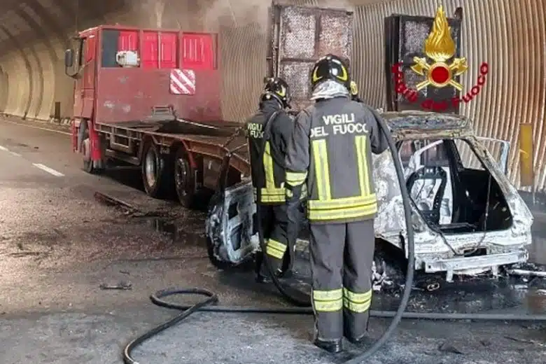 Incidente sulla Siena-Firenze, muore dopo tamponamento in galleria