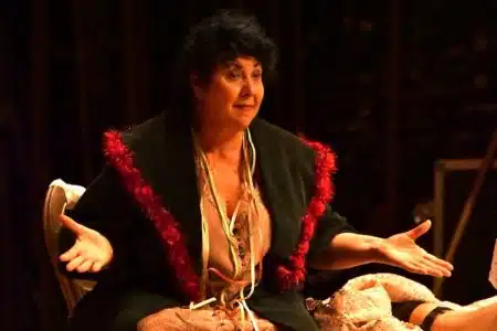 “Persone naturali e strafottenti”, grande commedia d’autore con Marisa Laurito al Teatro Poliziano