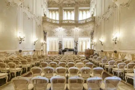 Apertura straordinaria di Palazzo Chigi Saracini per la 31ª edizione delle Giornate Fai di Primavera Accademia Musicale Chigiana, salone concerti