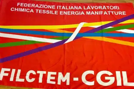 CGIL: il calzaturificio Farida in difficoltà Filctem Cgil, bandiera su tavolo