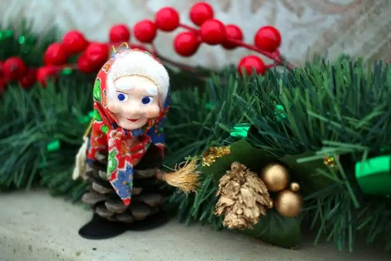 Siena, al Vicolo del Natale arriva la Befana