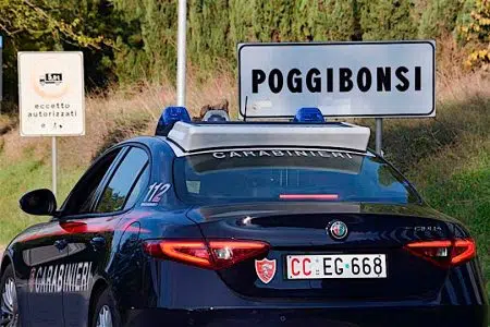 Due donne trovate su auto rubata: denunciate dai Carabinieri Auto Carabinieri a Poggibonsi