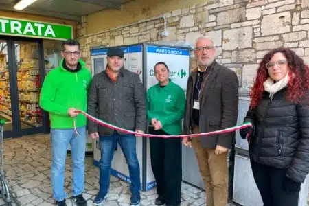 Etruria Retail sempre più green, inaugurati a Siena due ecocompattatori per il riciclo della plastica
