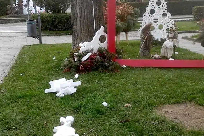 Gaiole in Chianti: individuati i responsabili del danneggiamento degli addobbi natalizi