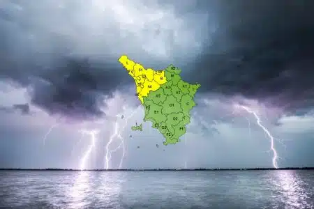 Piogge e temporali sul nord-ovest della Toscana, codice giallo per domenica 8 gennaio