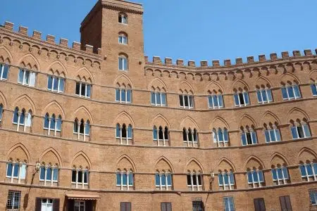 Fondazione MPS approva il bilancio 2025 Palazzo Sansedoni, sede della Fondazione Mps