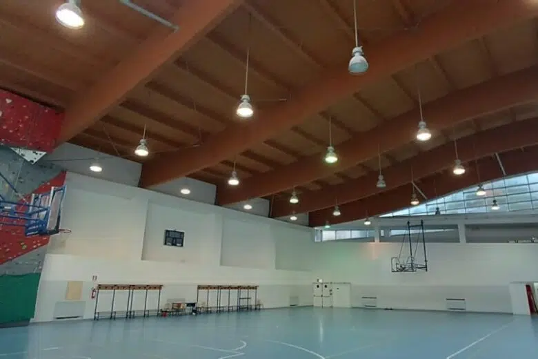 Nuova illuminazione nella palestra della scuola Mattioli di Siena