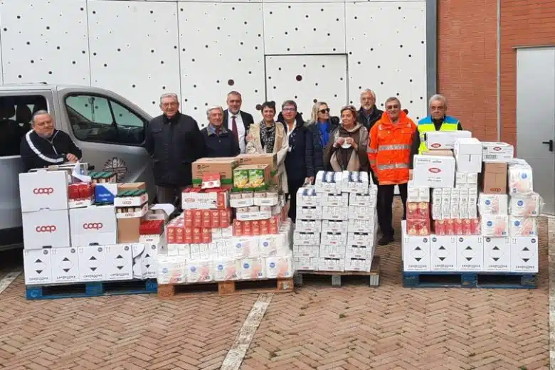 La sezione soci Coop di Siena dona beni di prima necessità a Caritas e Misericordia per sostenere le famiglie in difficoltà