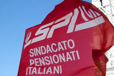 “Sanità in crisi a Poggibonsi”, la denuncia di CGIL e SPI CGIL Spi Cgil Siena, bandiera
