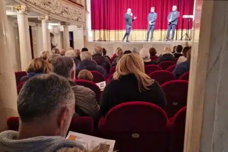 Riparte con la Fonderia Cultart e ‘Il Tempo del Sorriso’ la stagione teatrale del “Ciro Pinsuti” di Sinalunga