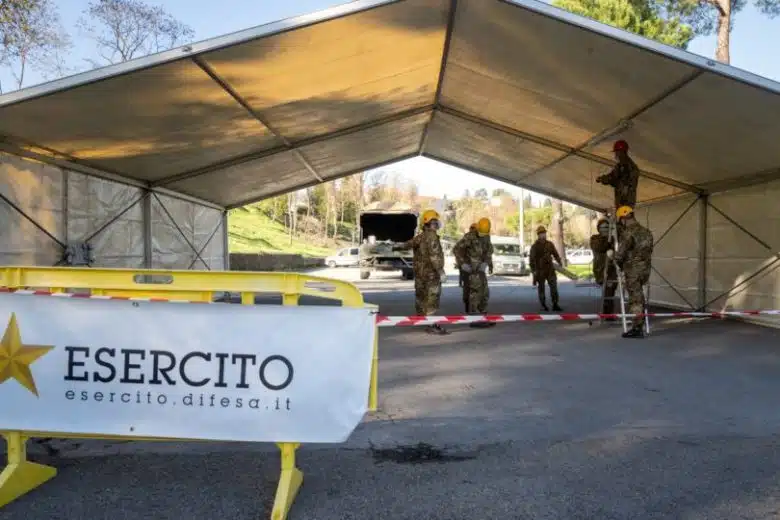 Sospende l’attività il servizio tamponi del Drive through di viale Sclavo a Siena