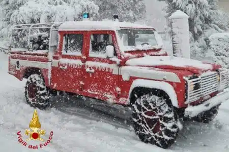 Veicoli bloccati dalla neve: molti gli interventi dei Vigili del Fuoco nel sud della provincia di Siena
