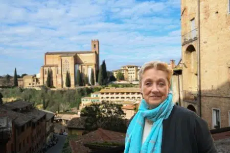 Anna Ferretti: “Insegniamo ai giovani il valore assoluto della politica”