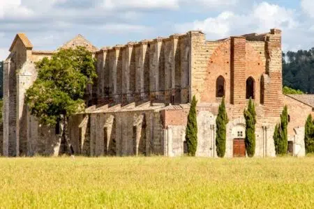 Furti in auto a San Galgano, i Carabinieri scoprono i responsabili Abbazia di San Galgano