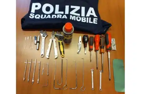 Prevenzione dei furti in appartamento: 3 stranieri denunciati dalla Polizia di Siena per tentato furto aggravato
