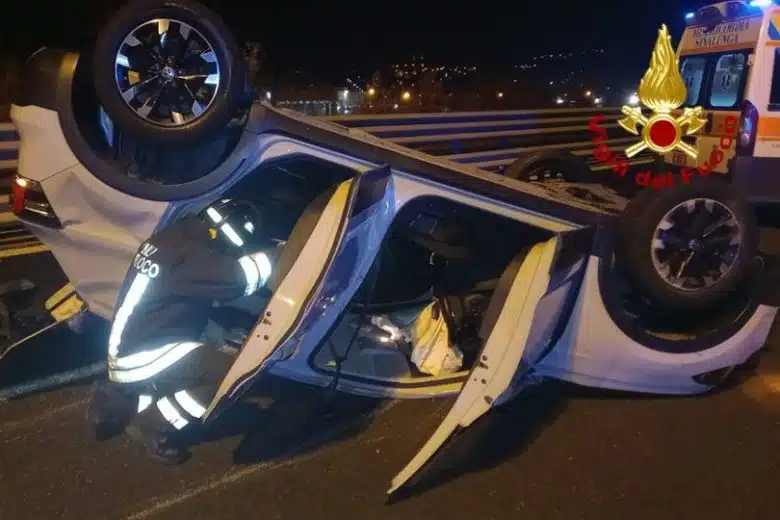 Incidente sulla Siena-Bettolle, due auto ribaltate