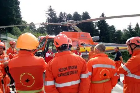 Toscana, approvato il Piano antincendi: crescono le risorse a difesa dei boschi