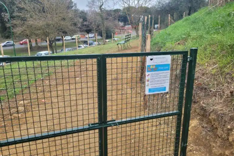 Siena, inaugurata la nuova area cani nel quartiere di Scacciapensieri