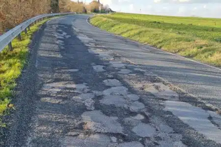 Buonconvento, Papini (FdI): “Buche e crepe: la Cassia piange, e non solo lei”