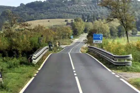 Ponte sul torrente Astrone, istituzione di un senso unico alternato lungo la Sp 321 del Polacco nel comune di Cetona