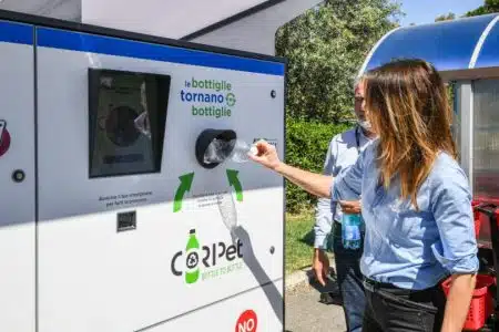 Etruria Retail per l’ambiente: raccolte oltre 550 mila bottiglie di plastica PET Ecocompattatore Etruria Retail