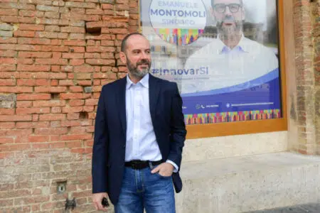 Emanuele Montomoli chiude la campagna elettorale con VotaTonyc Emanuele Montomoli presso la sede elettorale