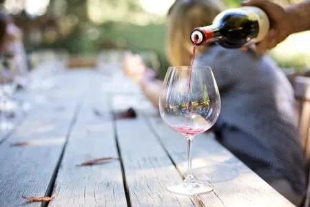 Vino, un corso on line per operatori enoturistici