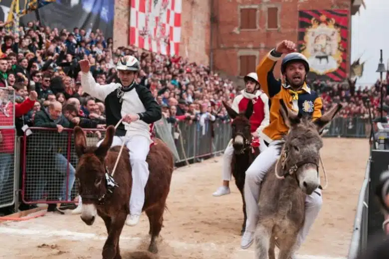 Porta a Sole vince il 66° palio dei Somari di Torrita