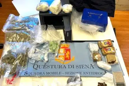 Siena, 27enne trovato con cocaina negli slip: arrestato dalla Polizia