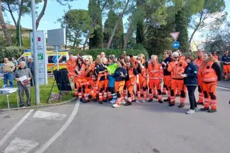 Nuovo corso per il volontariato base e avanzato alla Pubblica Assistenza di Poggibonsi Pubblica Assistenza di Poggibonsi, gruppo