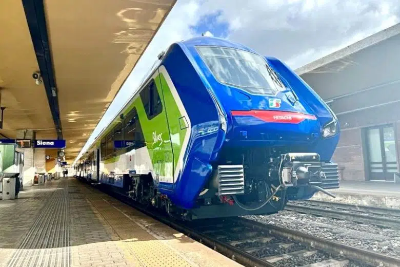 Persona investita dal treno sulla linea Siena-Chiusi Treno blues alla stazione di Siena