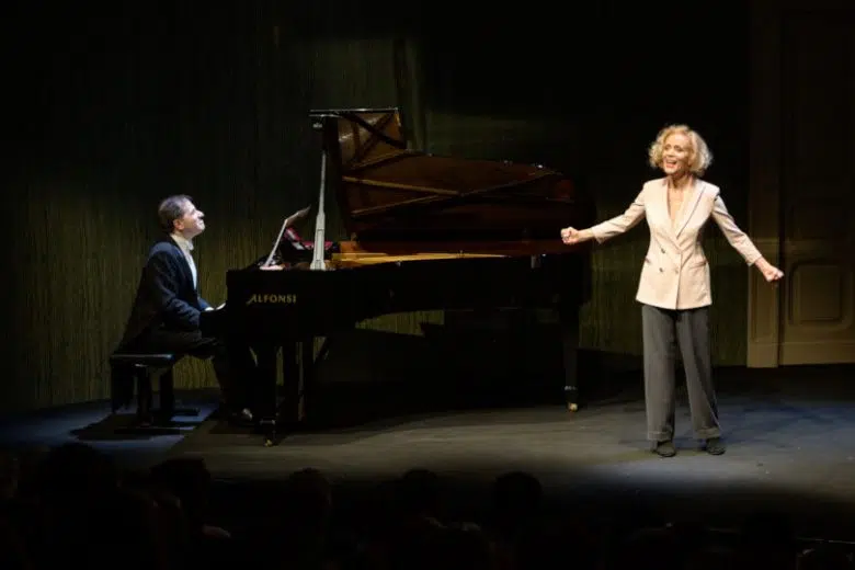 La tragicommedia de ‘La Pianessa’ con Lucia Poli sul palco del “Ciro Pinsuti”