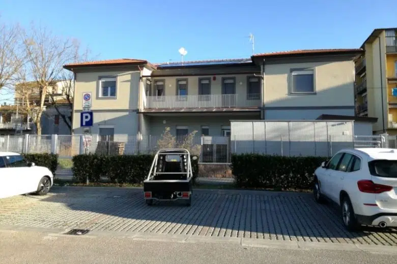 Poggibonsi, edificio di piazza XVIII Luglio: si procede con gli arredi della struttura