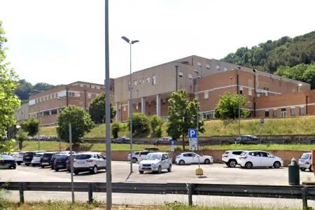 Ospedale di Campostaggia, perdita d’acqua dal controsoffitto del poliambulatorio Ospedale di Campostaggia