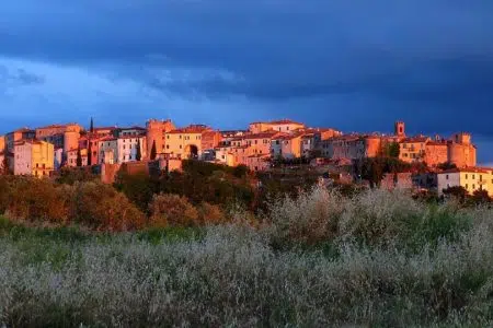 Il Comune di Rapolano Terme continua a investire sull’illuminazione a led Rapolano Terme, panorama sera