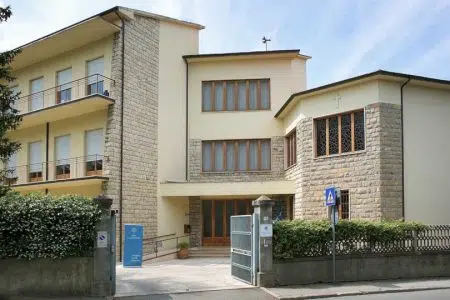 Colle, avvallamento di porzione di tetto della Rsa “San Giuseppe”: sei persone trasferite Esterno Rsa San Giuseppe a Colle di Val d'Elsa