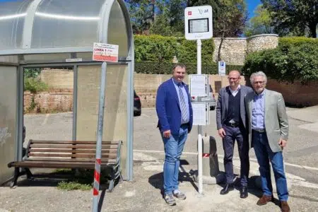 A San Gimignano Autolinee Toscane accende le paline elettroniche