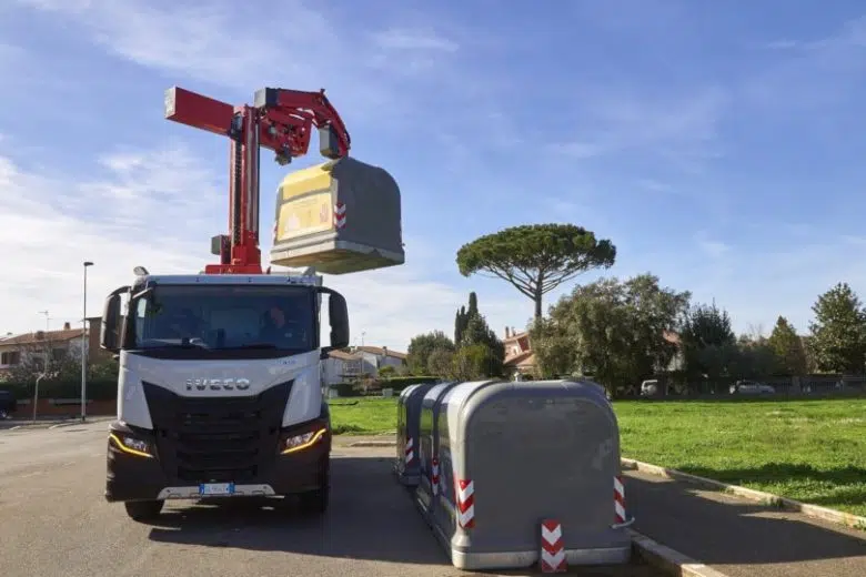 Sei Toscana lancia una nuova campagna di comunicazione Sei Toscana, veicolo raccolta rifiuti differenziata