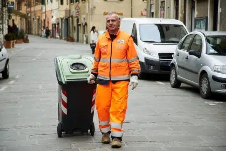 Sei Toscana ricerca addetti alla raccolta e spazzamento Sei Toscana, addetto alla raccolta rifiuti