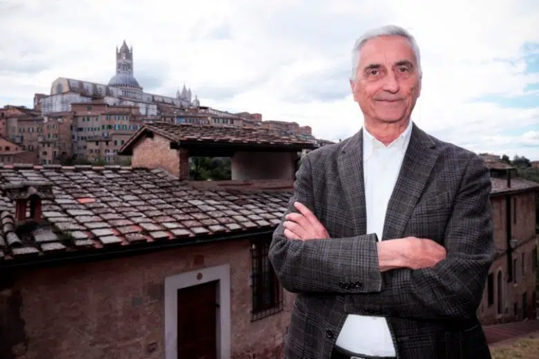 Mps, Massimo Castagnini: “Subito un tavolo tra Comune e Banca” Massimo Castagnini con, alle spalle, veduta di Siena