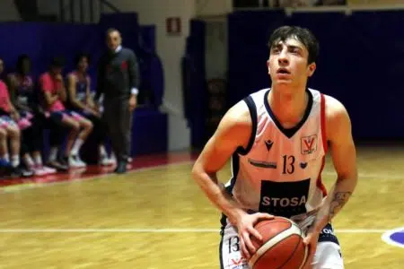 La Stosa Virtus Siena cade in gara 1 contro Quarrata Il giocatore della Virtus Siena Matteo Calvellini dalla lunetta