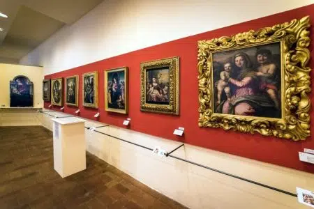 Come si smaltivano i rifiuti nell’antichità? Se ne parla al Museo Civico di Montepulciano Sala interna del Museo Civico di Montepulciano